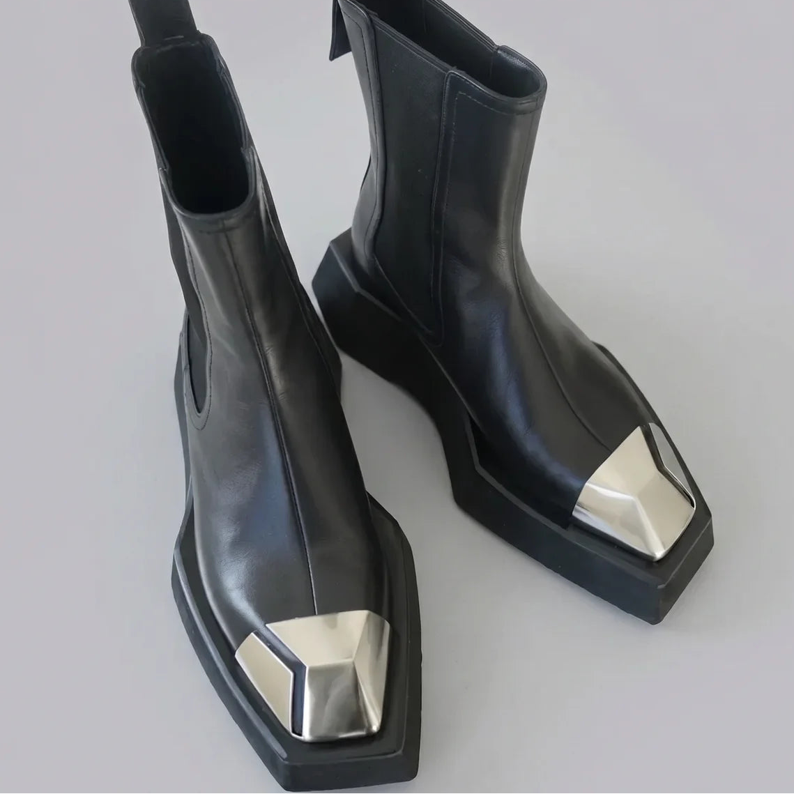 EKON Women’s SilverCap Leather Chelsea Boots