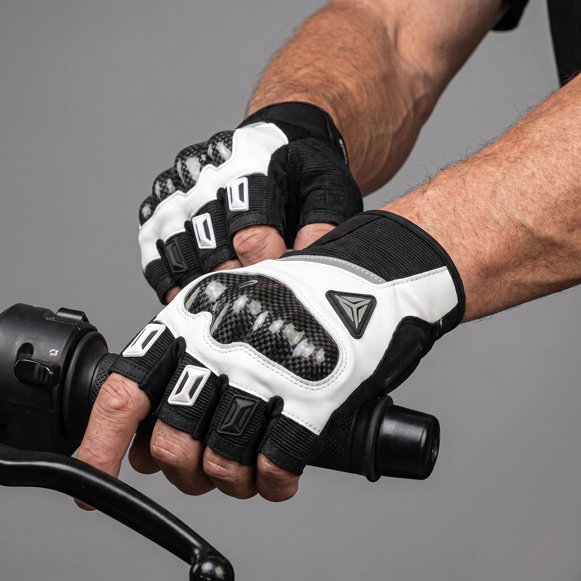 EKON Breathable Fingerless Riding Gloves