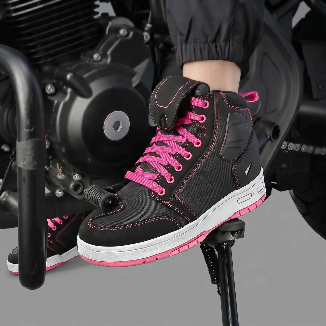 EKON PinkShift Lace-Up Riding Shoes